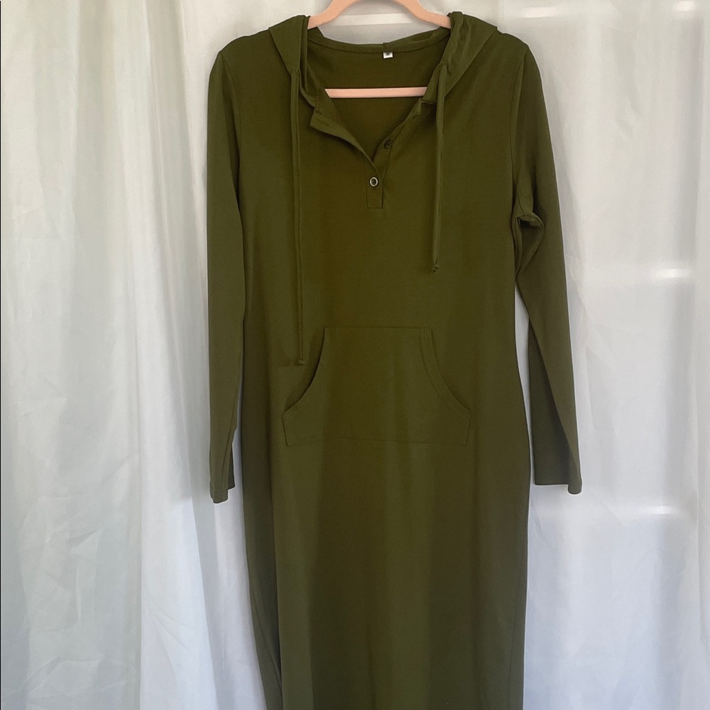 Olive Green Hooded Dress 95 Rayon & 5 Spandex Length 50, Pit to Pit 20, Arm 18 - Picture 2 of 8